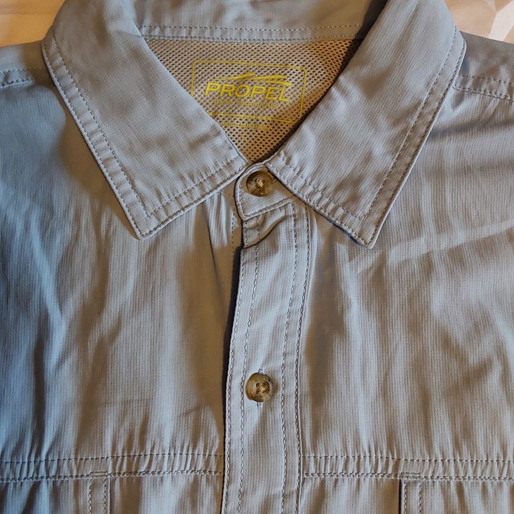 G.H. Bass & Co. Vented Outdoor Sport Fishing Shirt Men's Size Large Light Blue‎